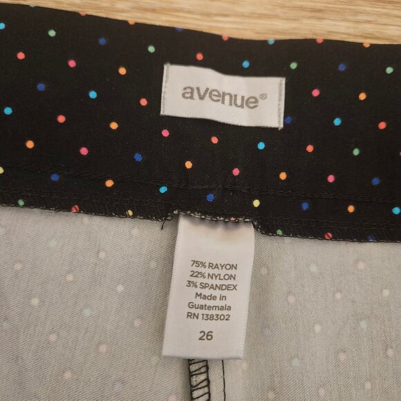 NEW Avenue Super Stretch Pull-On Capri Multicolor Polka Dots Plus Size 26 Black - Picture 7 of 8